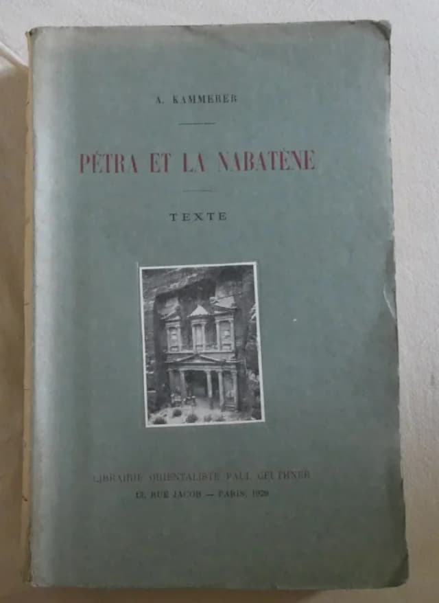 Couverture de Petra et la Nabatène. Texte
