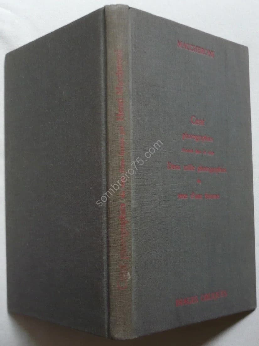 Cent Photographies choisies dans la Série Deux Mille Photographies du Sexe d'une Femme