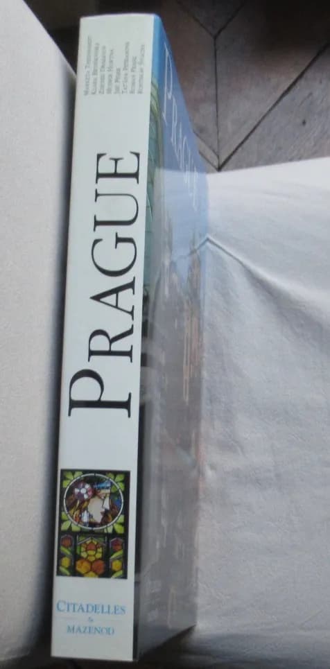 Prague. Citadelles Mazenod  - Image 2